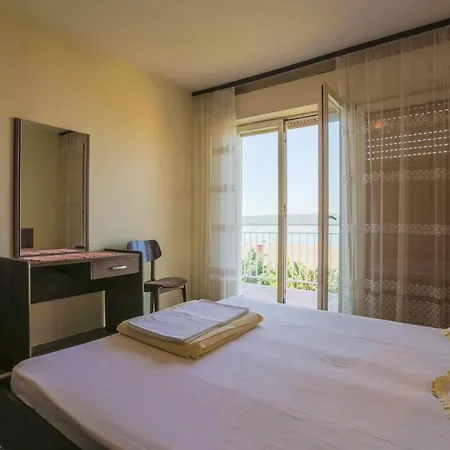 Guest house Bela